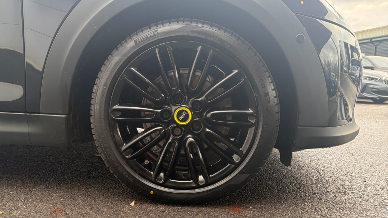 MINI Hatchback 135kW Cooper S Level 3 33kWh 3dr Auto Electric Hatchback